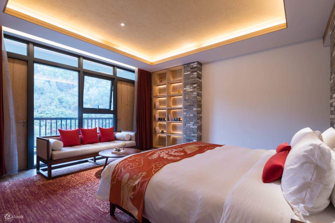 [Inside Gankeng Ancient Town/Directly reach Futian Port Line 10] Shenzhen OCT Gankeng Ancient Town - Phoenix Hakka Hotel Accommodation Package